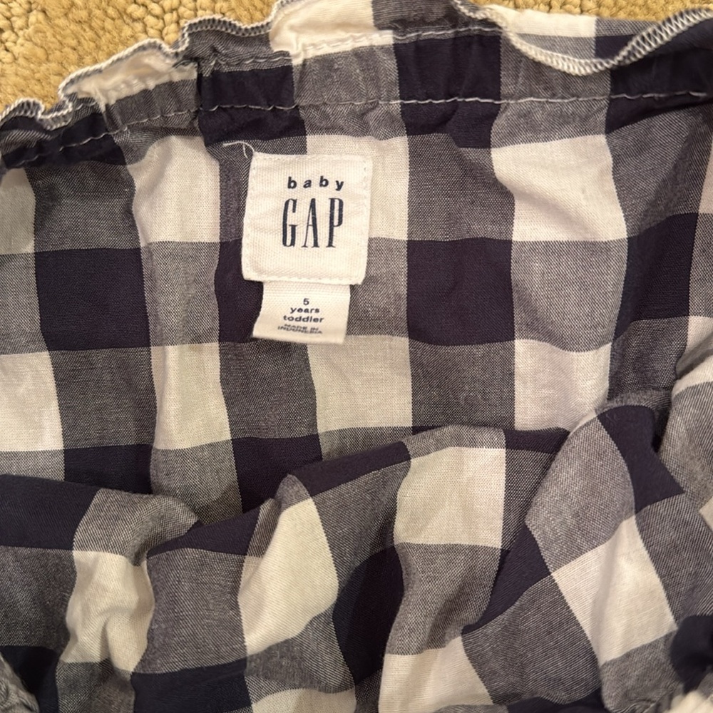 Gap Romper 5T - Picture 3 of 3